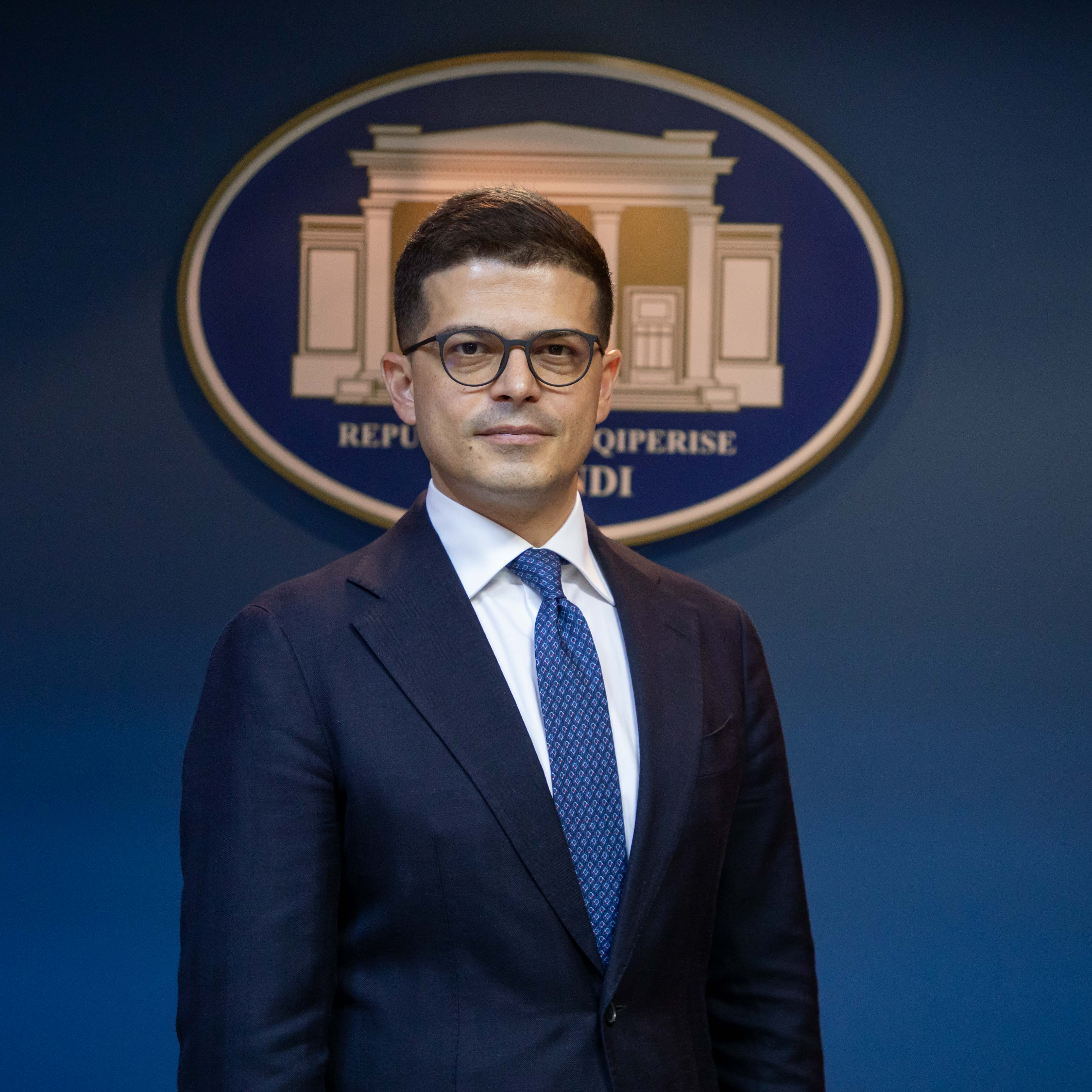 Pirro Vengu